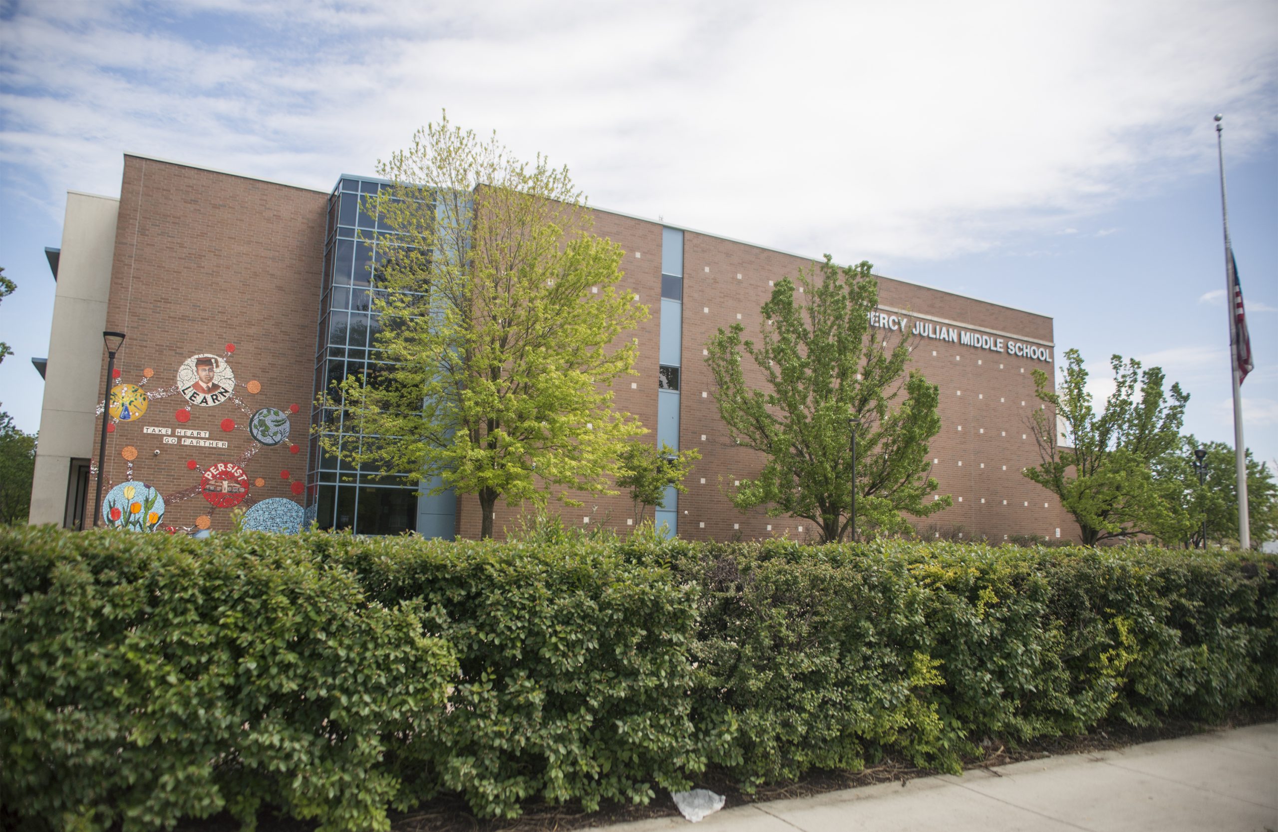 D97 plans schedule shifts at middle schools. Some teachers dubious 