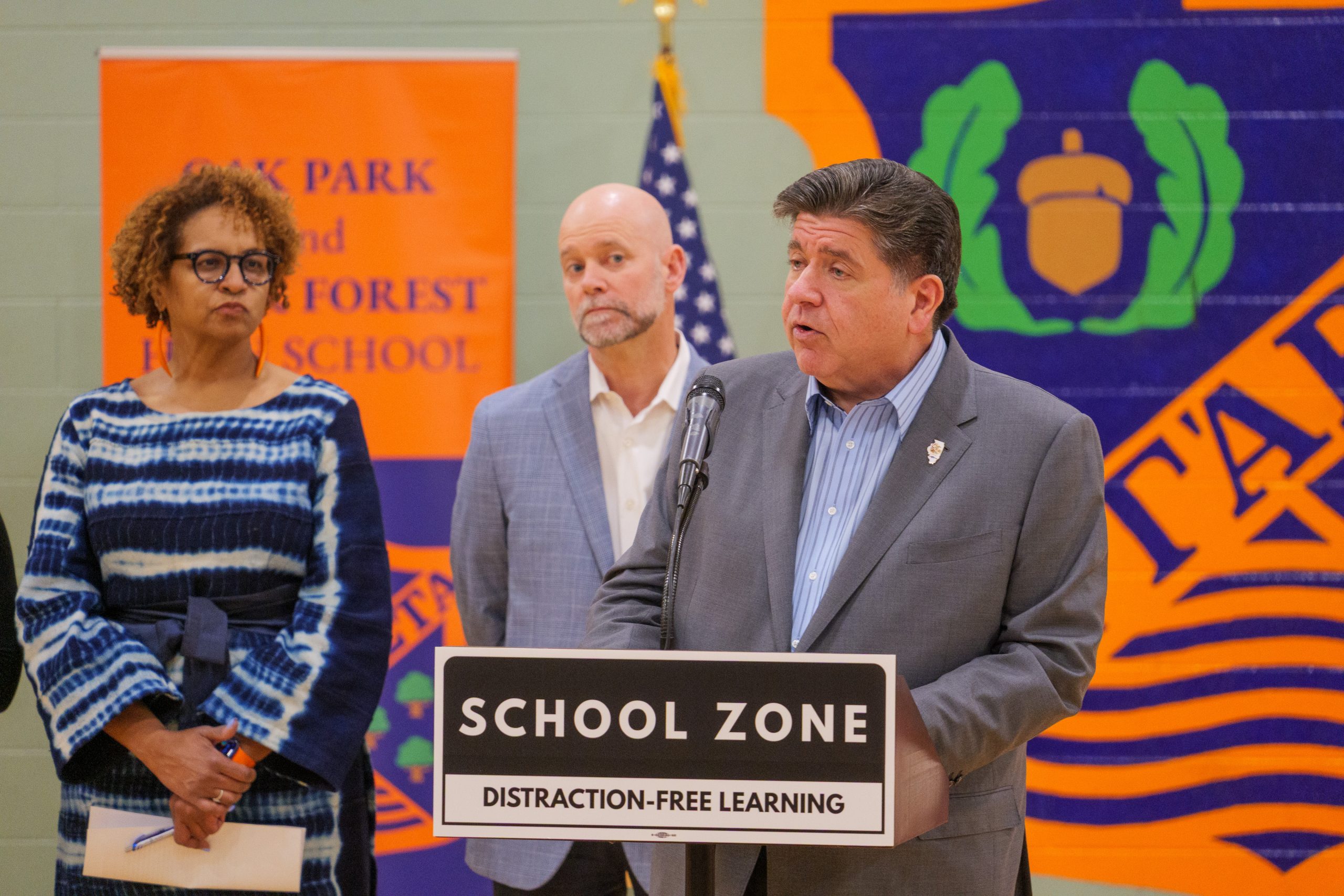 Pritzker pushes cell phone ban in schools during visit to OPRF ...